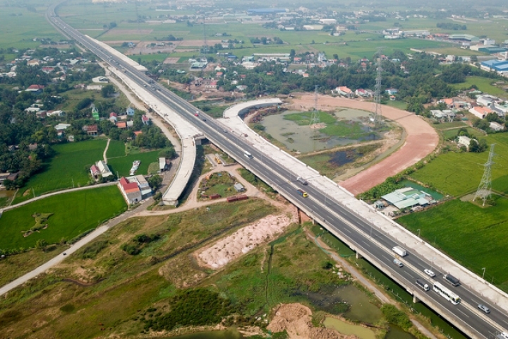 Nhà đầu tư âm thầm gom đất chờ Long An xoá được điểm nghẽn này sẽ “hốt đậm”
